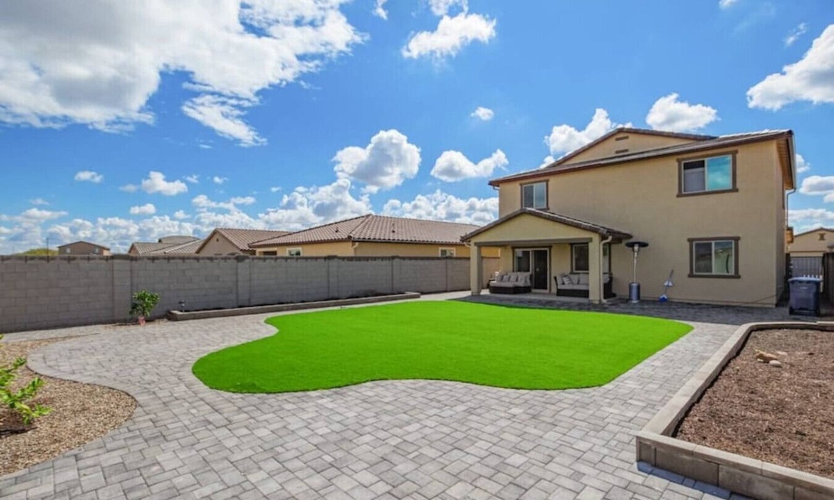 Buckeye House | 4BR Buckeye Home | 4 Queen Beds + Fast WiFi