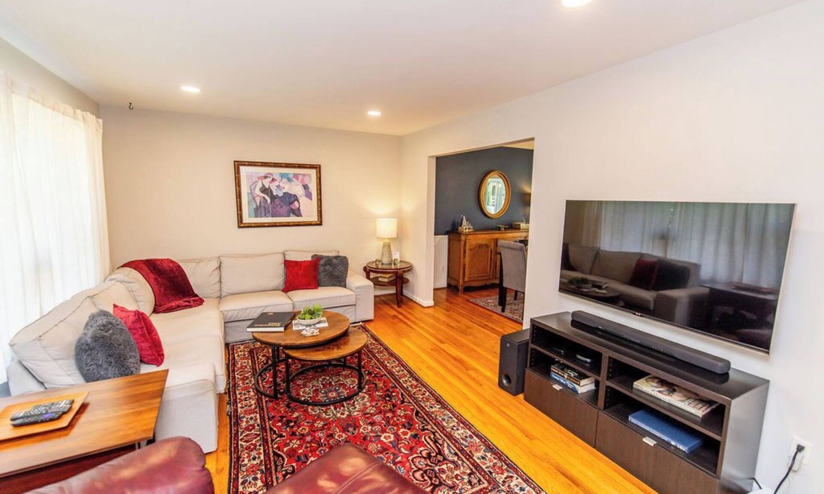 Anchorage House | 4BR Family Retreat Near Annapolis w/Large Yard
