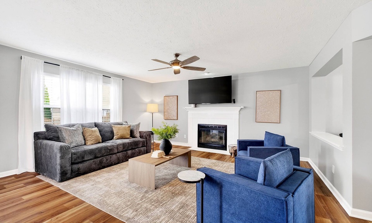 Greenwood House | 4BR Greenwood Home | Fenced Backyard · Near Indy