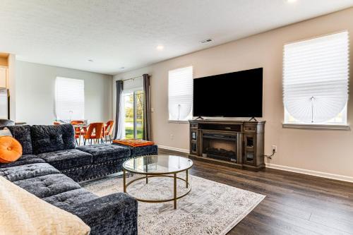 Maxwell House | 5 Mi to Fort Harrison: Home w/Pool Access!