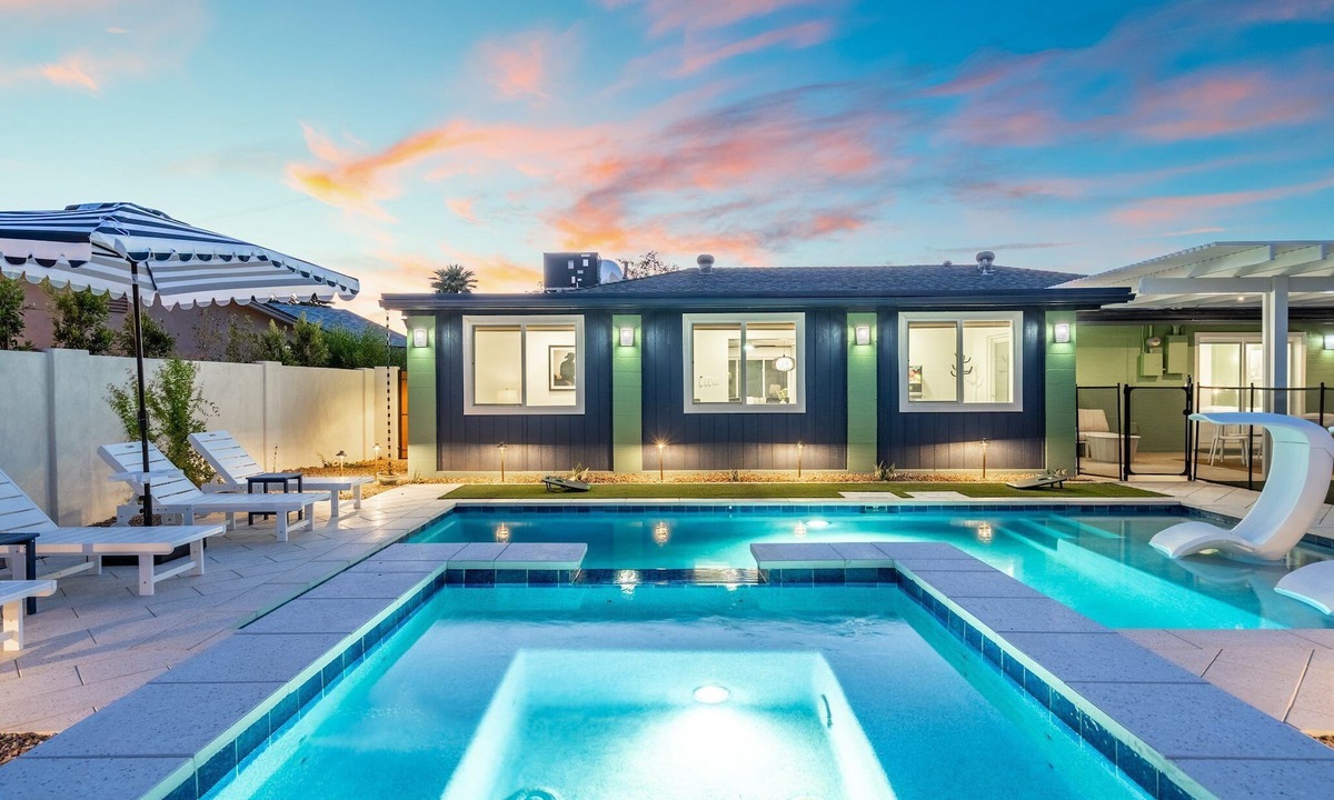 Cox Heights House | 5 min to Old Town, Pool & Spa, 2 King Suites