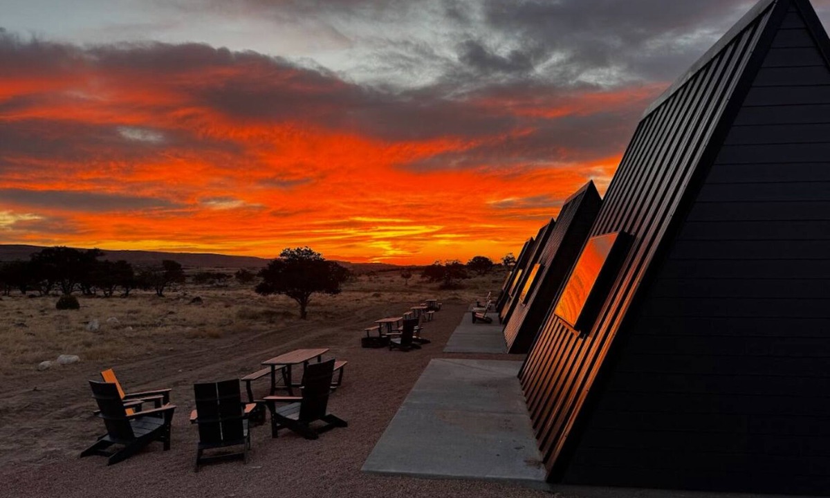Teasdale Cabin | #55 Star-Gazing A-frame cabin, 2 double beds, No pets, Bathroom at bathhouse