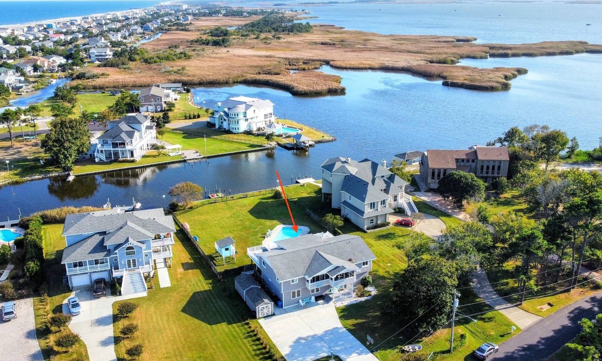 Sandbridge House | 6BR Beach + Bay Hot Tub 2 Kings EV