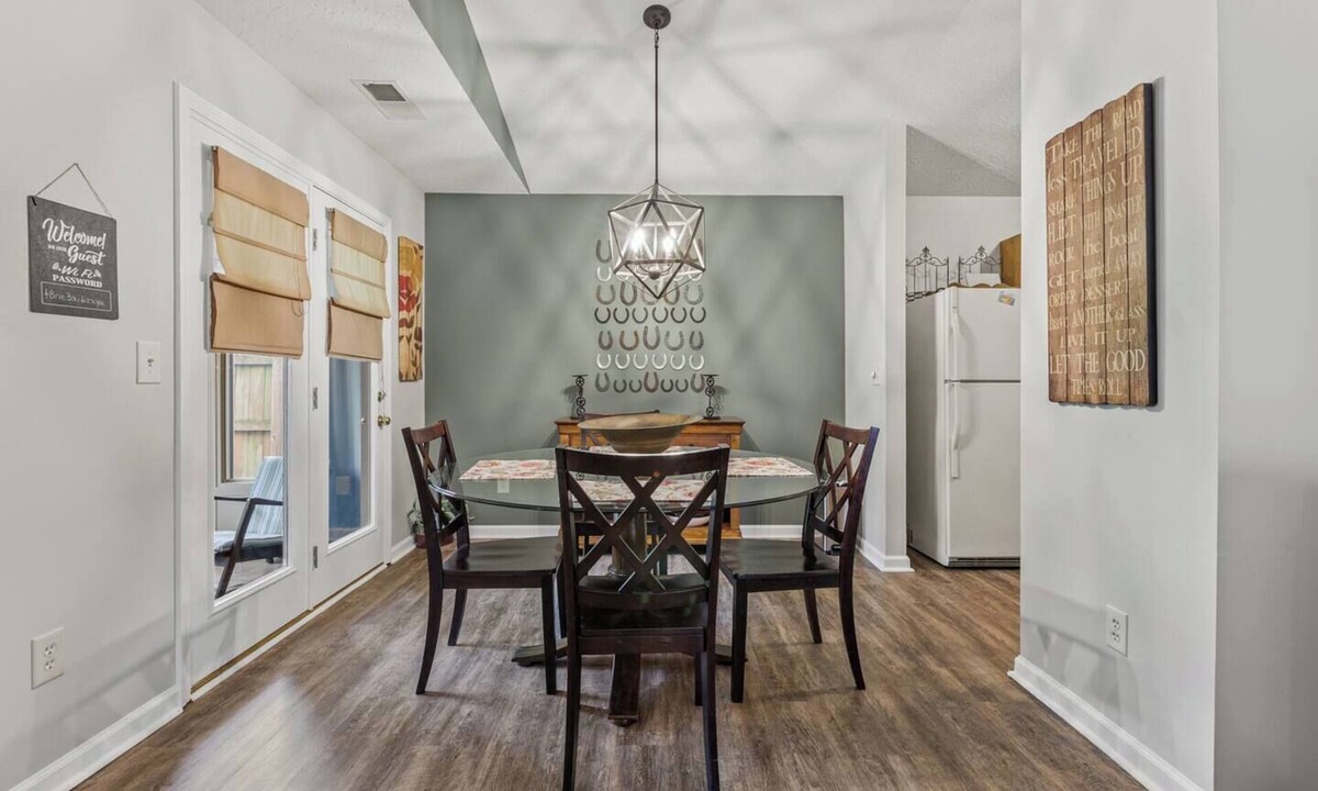 Georgetown House | 7 Miles to Horse Park/King Size