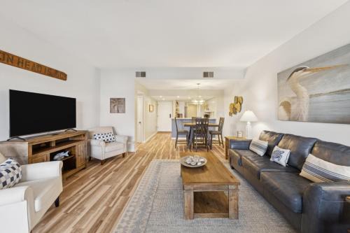 Shelter Cove House | 7158 Harbourside