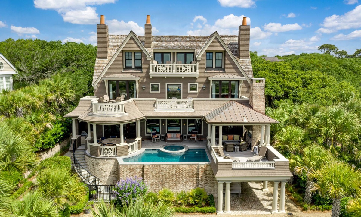 Vanderhorst Plantation House | 9 Nicklaus Lane by Akers Ellis Rentals