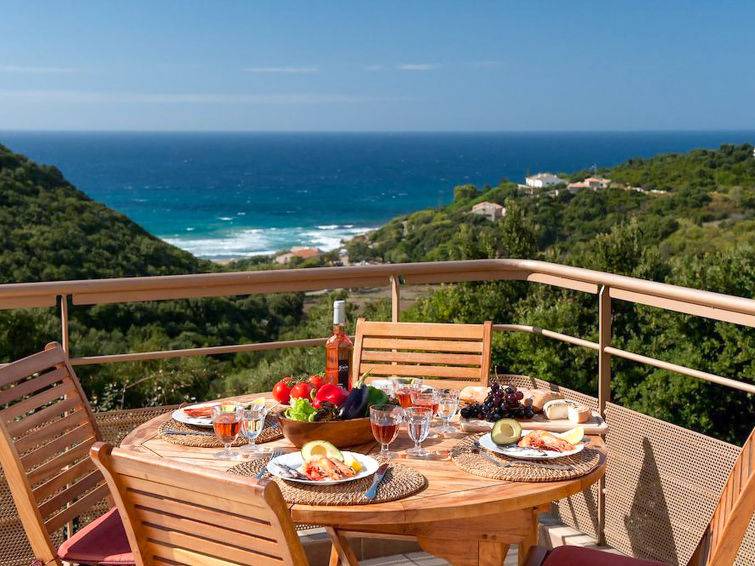 Farinole House | 90 m² House ∙ 2 bedrooms ∙ 5 guests
