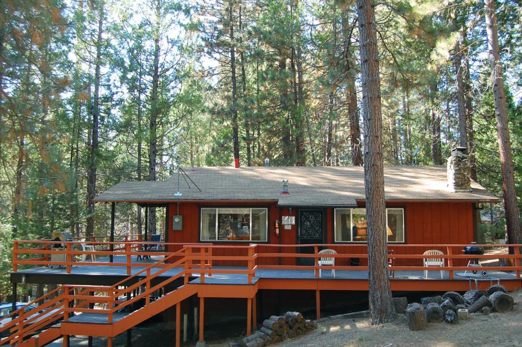 North Wawona Ski Chalet | 9B Deer Hollow