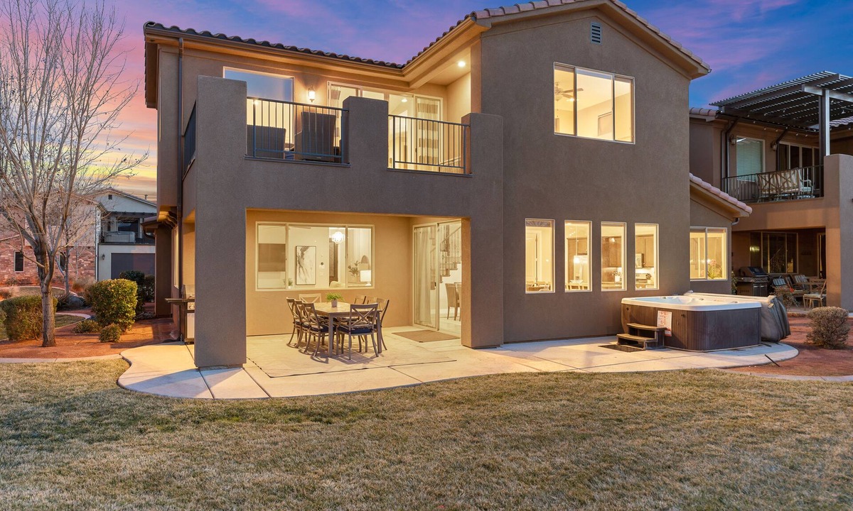 Santa Clara House | A Point of View: Private Hot tub + Paradise Village Waterpark
