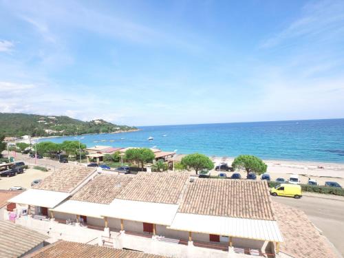 Favone Apartment | A Rossa Location
