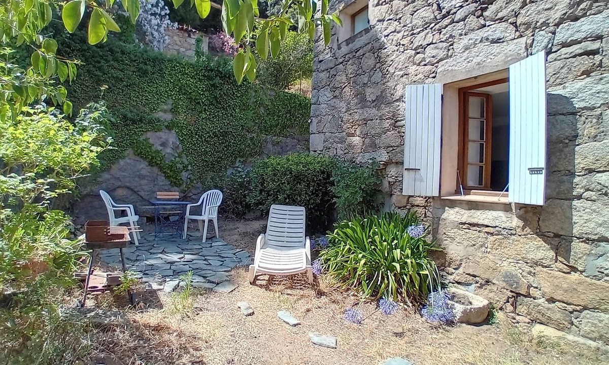 Cognocoli-Monticchi House | A very nice apartment in a village cottage (casetta).