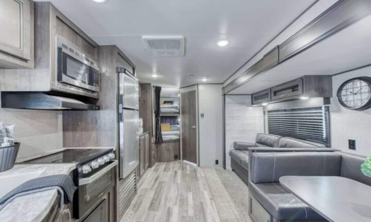 Tower District House | Access Fresno`s Best, Comfortable RV Retreat