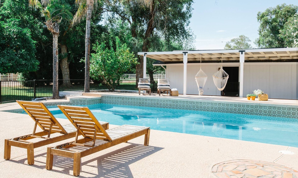 Gilbert House | Acreage Ranch in GILBERT - Pool!