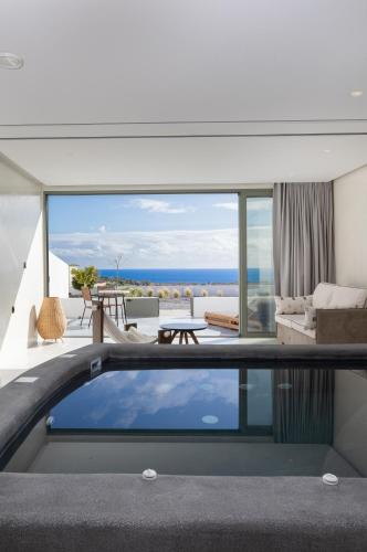 Akrotiri Hotel | Acro Caldo Suites