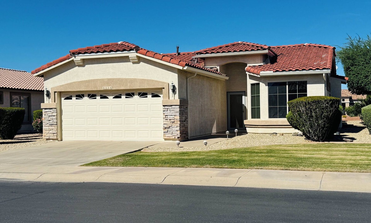 Gilbert House | Active Adult Escape in Trilogy - Golf, Fitness, Heated Pool, Restaurant & More