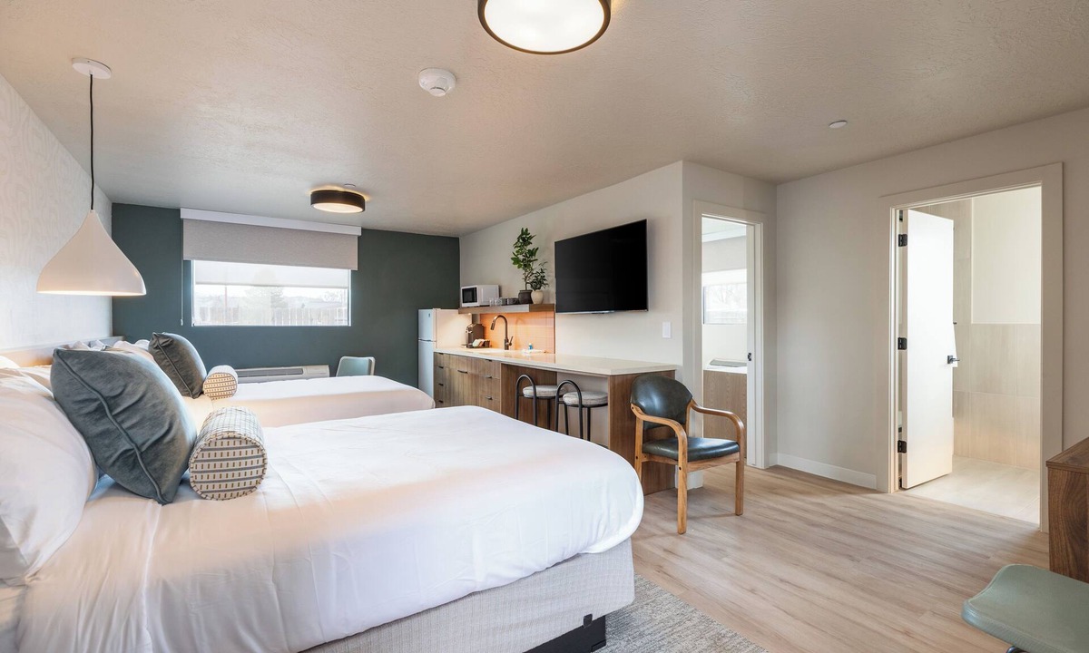 Panguitch Hotel | Adobe Desert Boutique Motel
