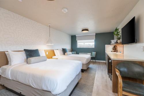 Panguitch Hotel | Adobe Desert