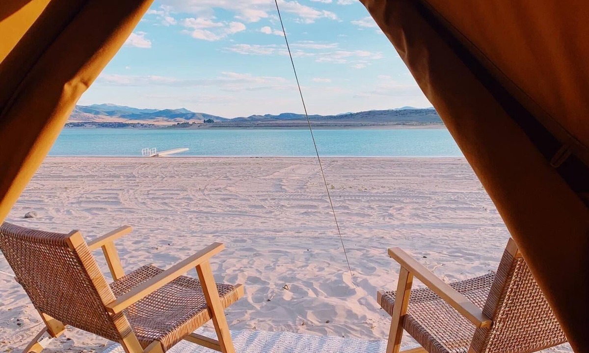 Utah House | Adorable glamping Tent on private sandy beach