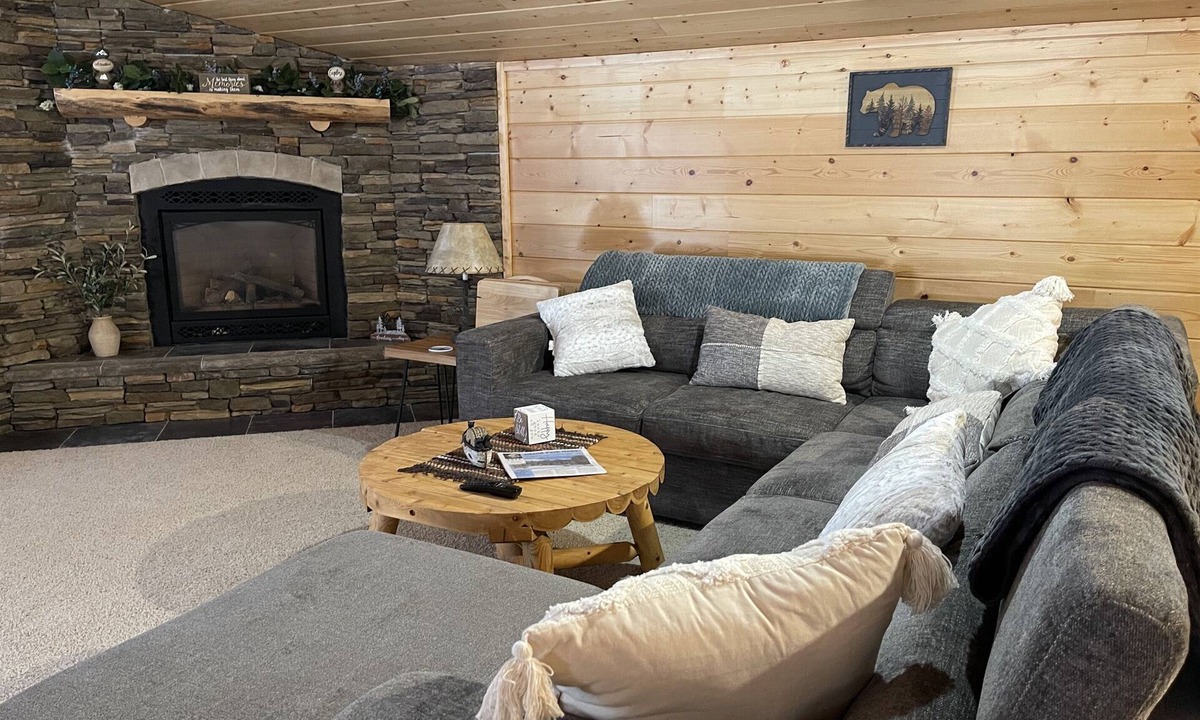 Island Park Cabin | Adventure Basecamp near YNP Hot Tub + Toy Garage