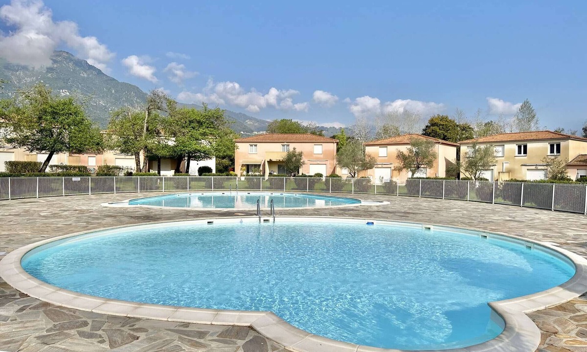 Santa-Maria-Poggio Apartment | Air-conditioned apartment for 4/6 people near beach with two bedrooms