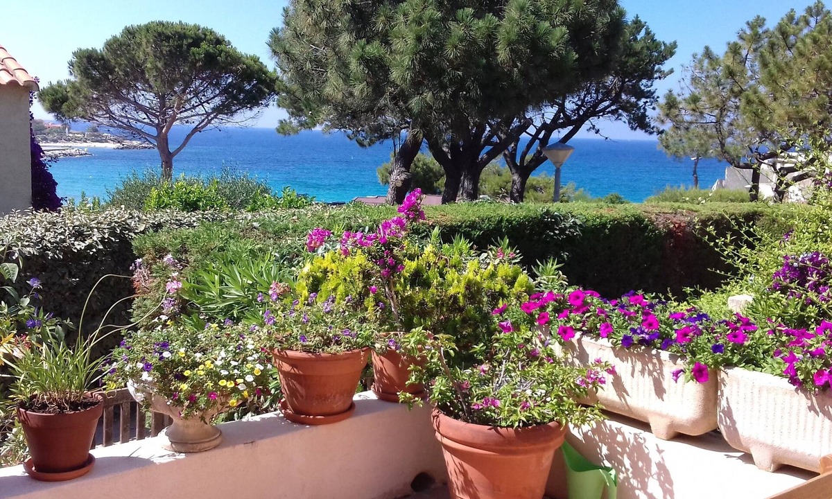 Marine de Saint Ambroggio House | Air-conditioned house with sea view, 80 metres from the beach