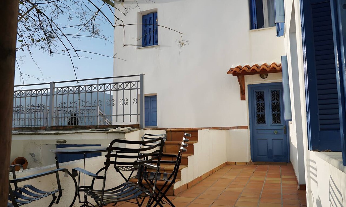 Andros Town House | Alba Andros Traditional Villa: Country House with Wi-Fi