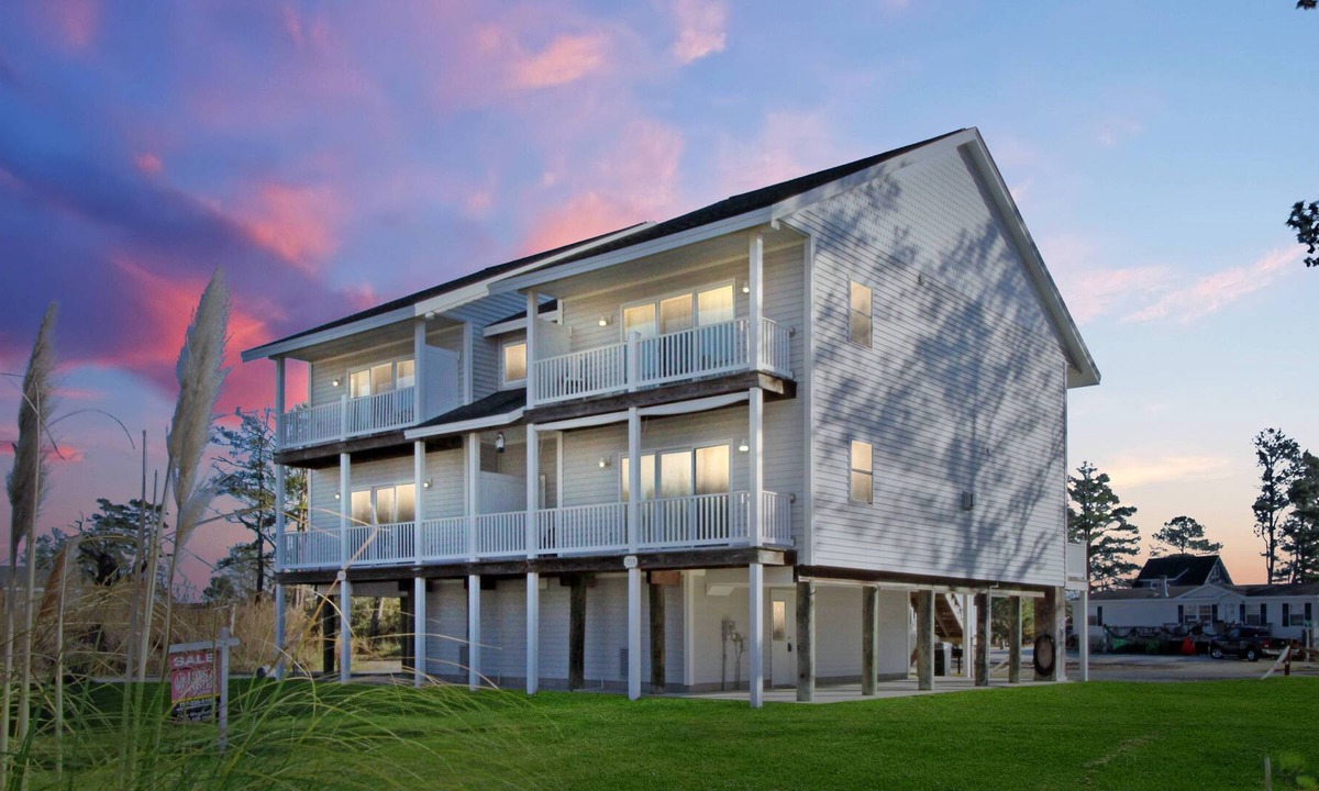 Chincoteague House | Almost Bayside, water view and pet friendly!