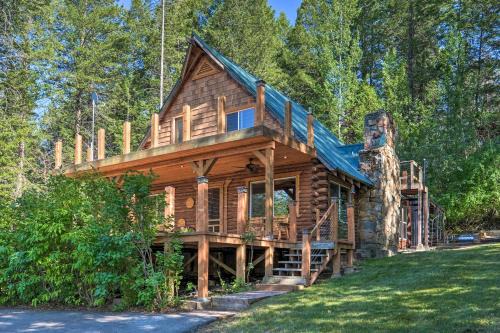 Alpine House | Alpine Adventures: Cozy Log Cabin w/Deck & Views!