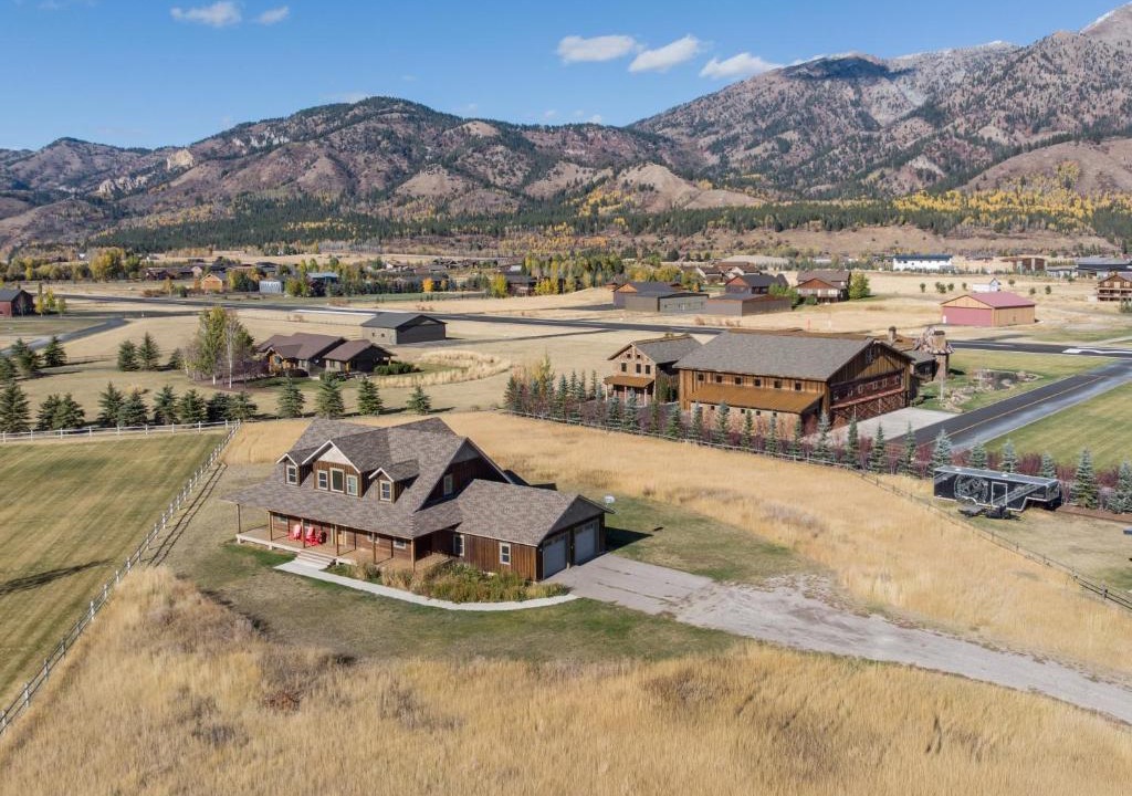 Alpine Northwest House | Alpine Airspace by KABINO Airpark Foosball Garage Satellite