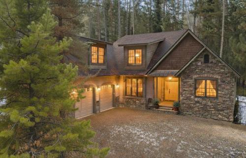 Alpine House | ALPINE ASCENT: Heated Floors Garage Snowmobiling ATV Trails Grand Tetons Jackson Nearby Rivers