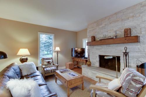 Elkhorn Apartment | Among the Wildflowers