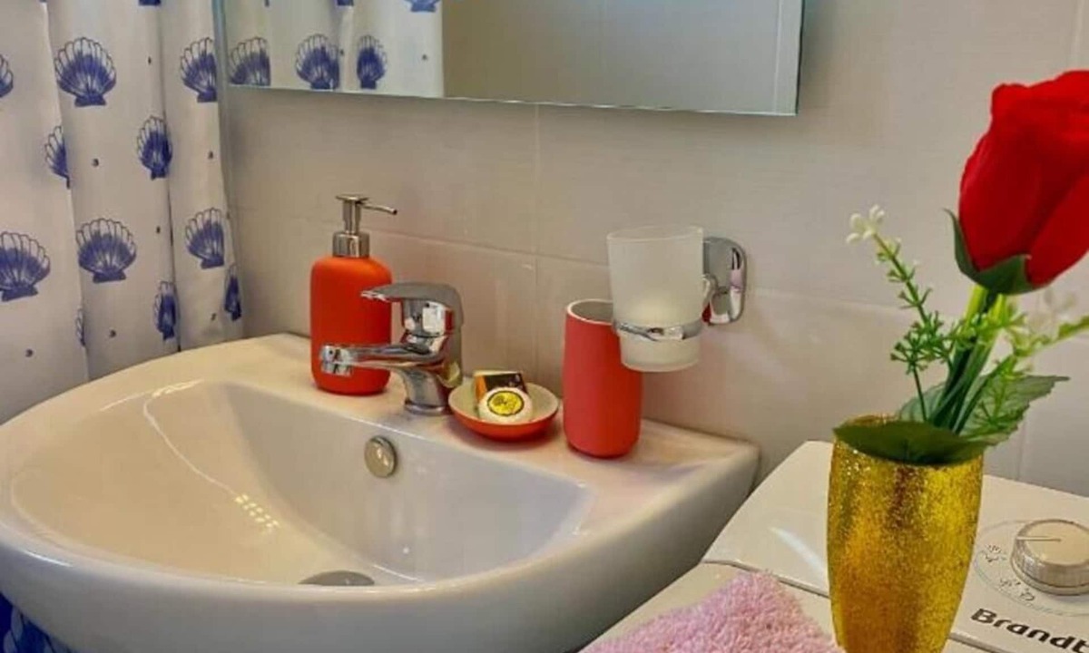 Kropia Apartment | Anna's Cute Villas - Lela's Deluxe Studio