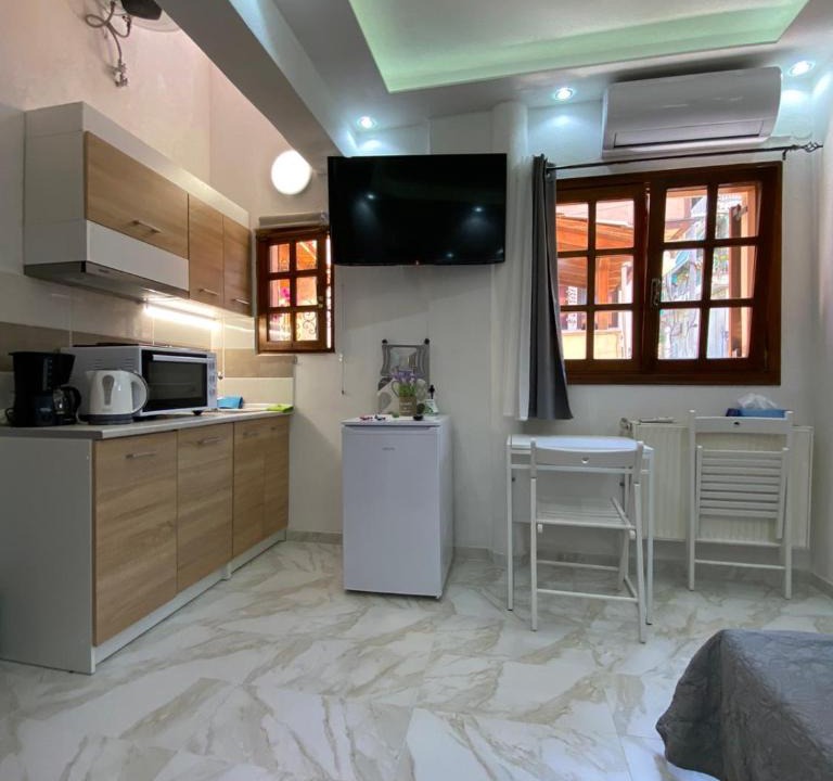 Ano Poli Apartment | Ano Poli Studios 4