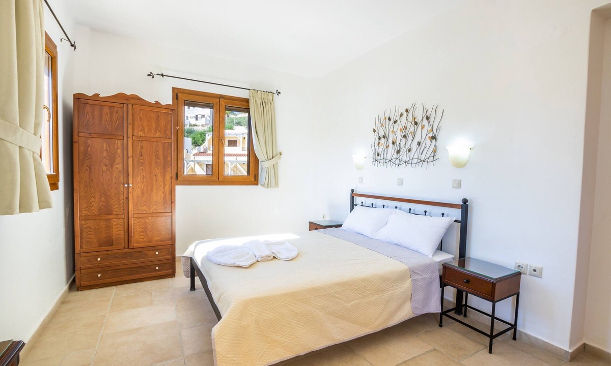Karpathos Town Apartment | Apartment '2' with Mountain View, Wi-Fi and Air Conditioning