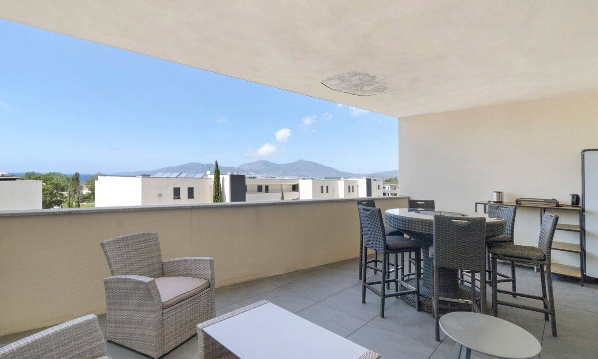 Grosseto-Prugna Apartment | Apartment 'Chez Valérie' with Sea View, Balcony and Air Conditioning