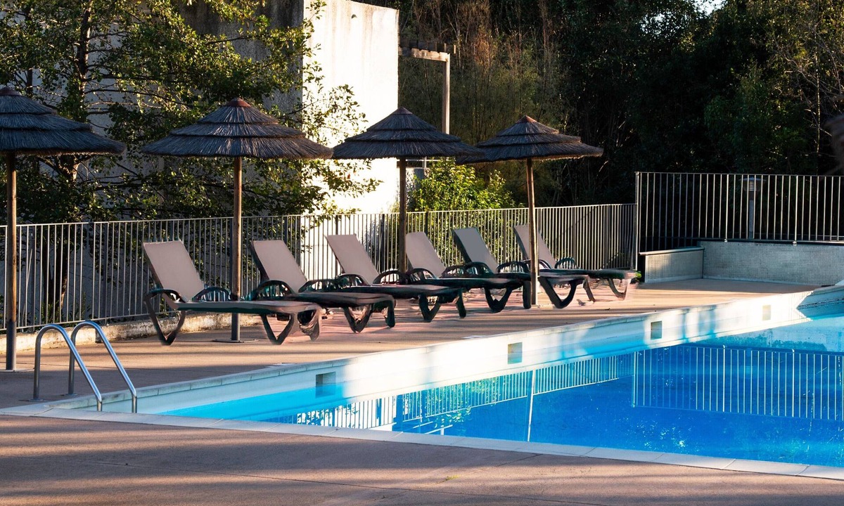 Poggio-Mezzana Apartment | Apartment 'Chez Lena' 100m from the Sea with Shared Pool, Wi-Fi, and Air Conditioning