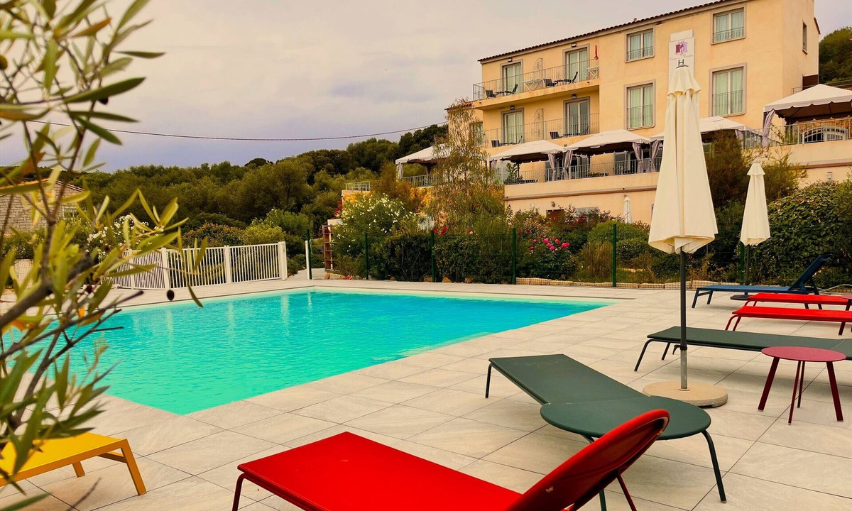 Porto Pollo House | Apartment In A Hotel 'Demeure Aliva - Boutique Hotel' with Shared Pool and Private Terrace