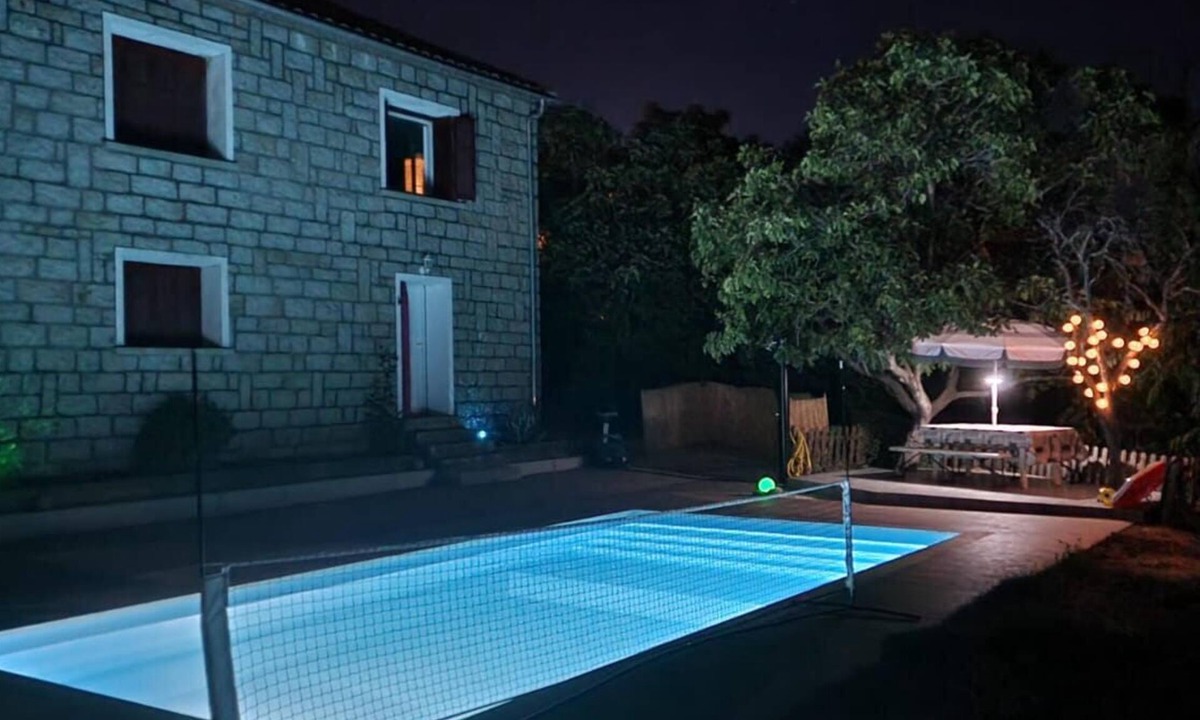 Petreto-Bicchisano Apartment | Apartment in a typical Corsican house, between sea and mountains