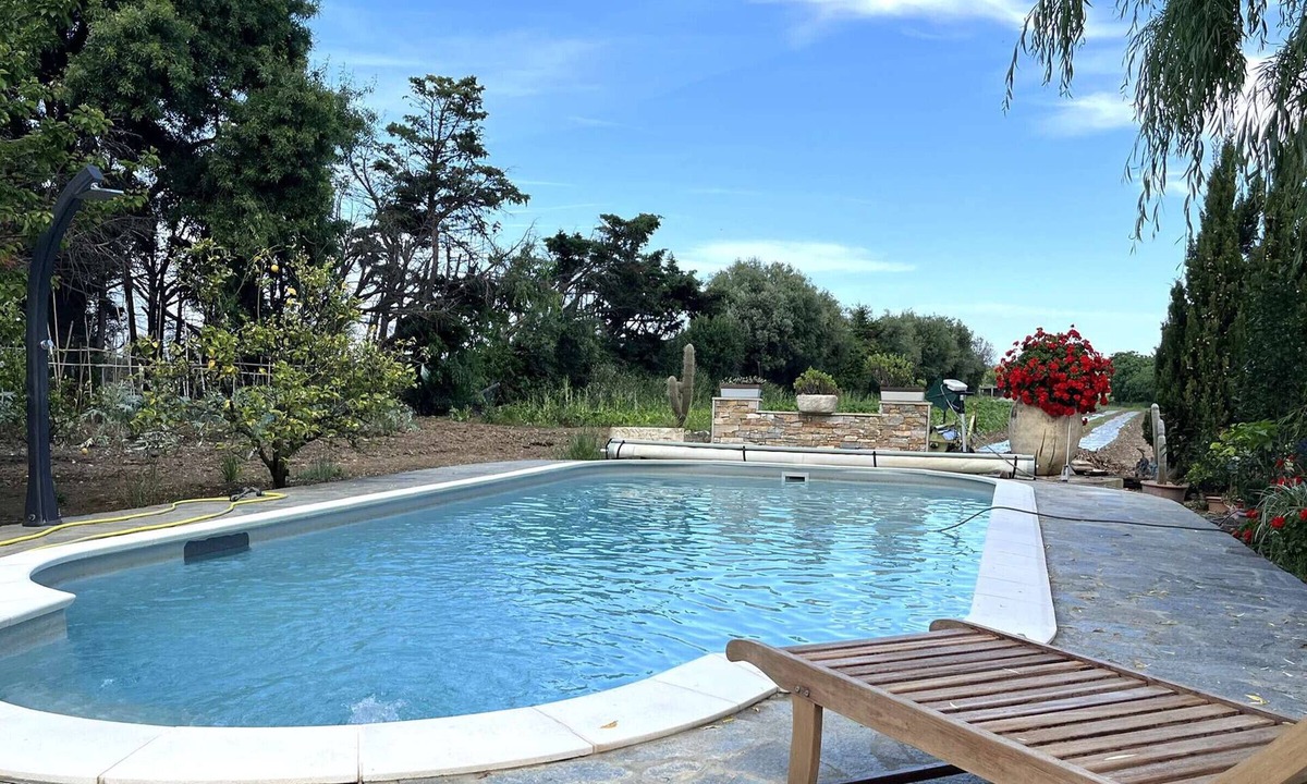 Furiani Apartment | Apartment in Furiani near Bastia, 3 bedrooms, pool