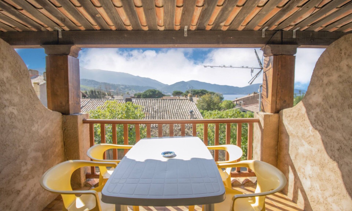 Appietto Apartment | Apartment 'L'Unu' with Sea View, Wi-Fi and Air Conditioning