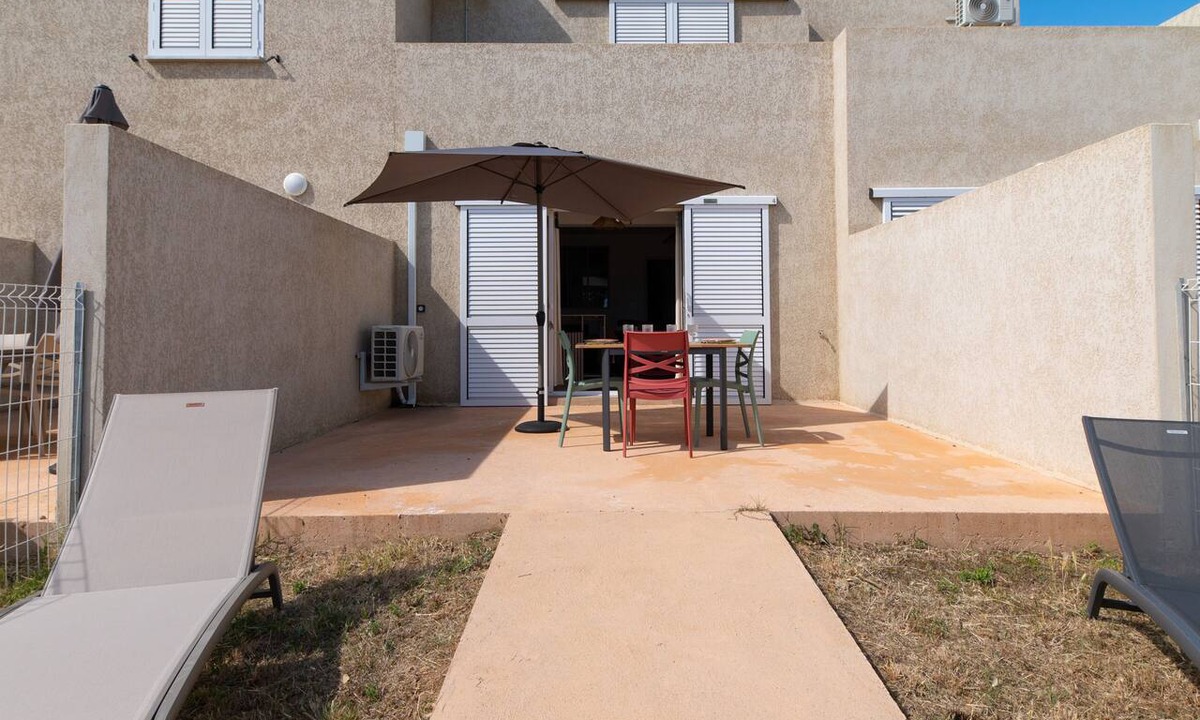Pineto Apartment | Apartment 'La Dolce Vita 3' with Sea View, Wi-Fi and Air Conditioning