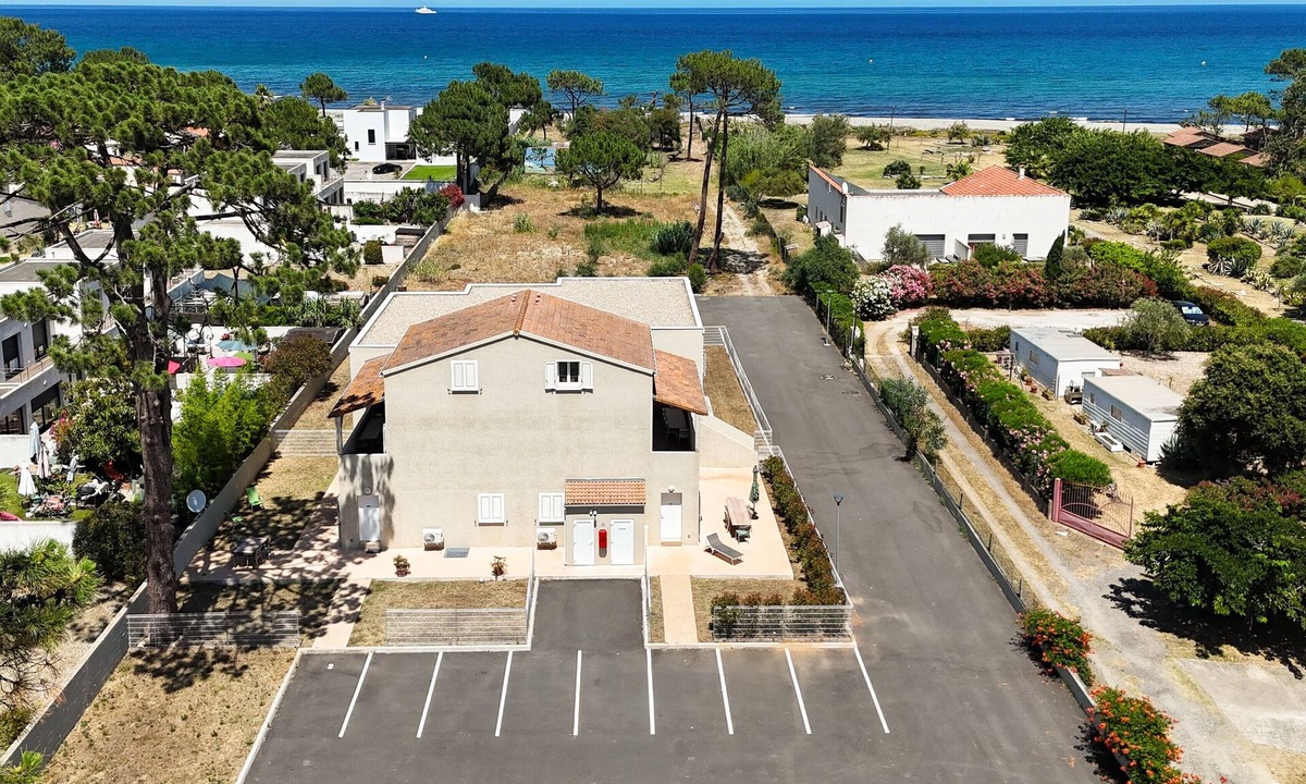 Pineto Apartment | Apartment 'La Dolce Vita 9' with Sea View, Wi-Fi and Air Conditioning