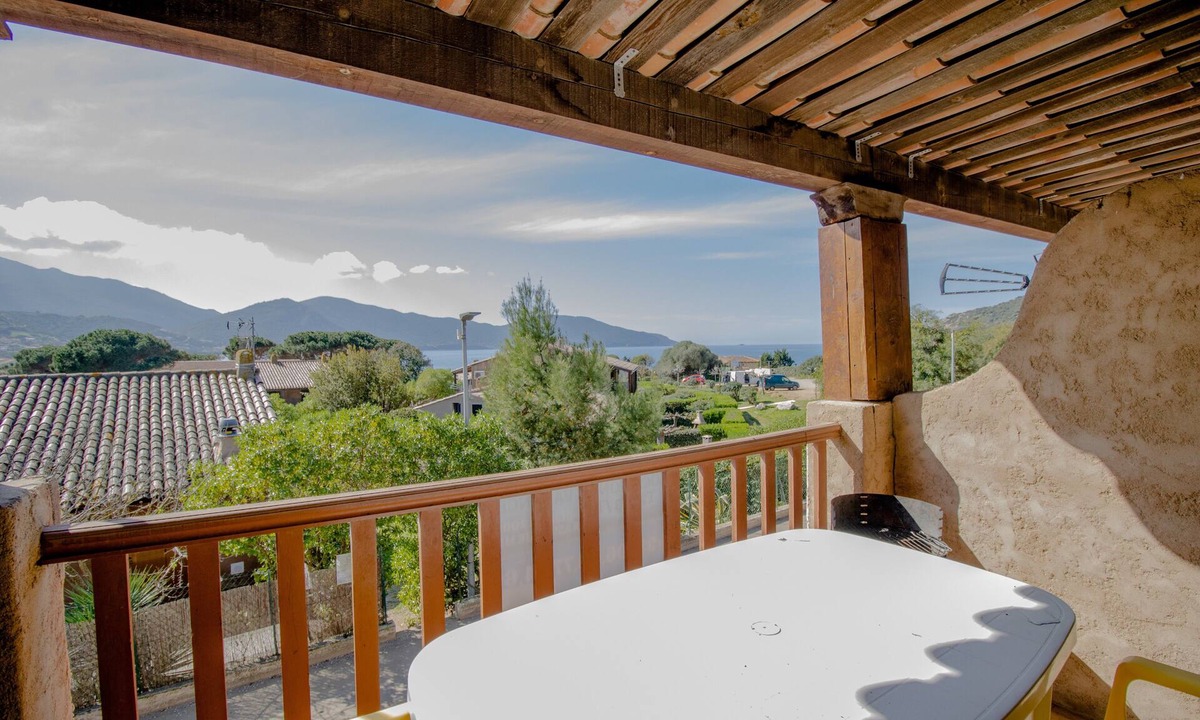 Residences du Golfe de Lava Apartment | Apartment 'Le Dui' with Sea View, Wi-Fi and Air Conditioning