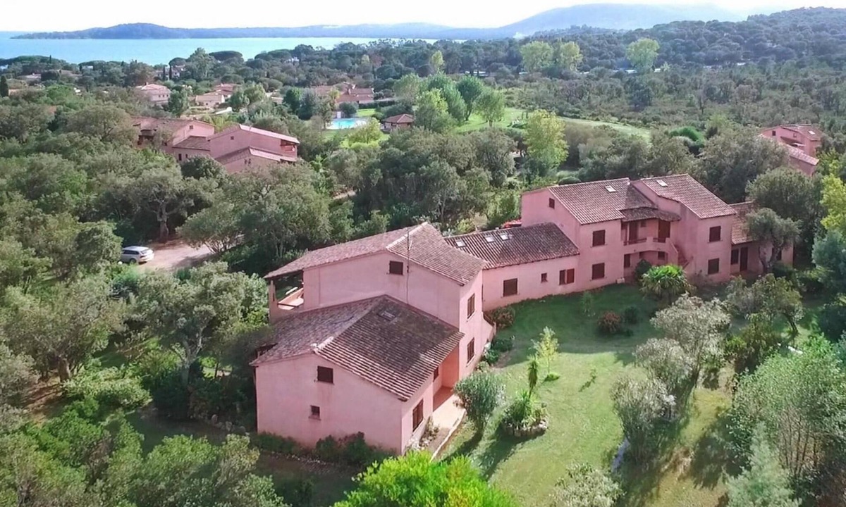 Pinarellu Apartment | Apartment near Pinarellu Bay Beach