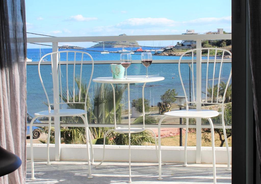 Porto Rafti Apartment | Apartments MARE BLU by the sea.