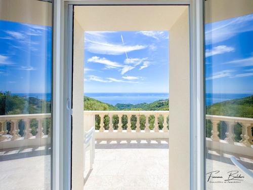 Ville-di-Pietrabugno Apartment | Appartement indépendant vue mer