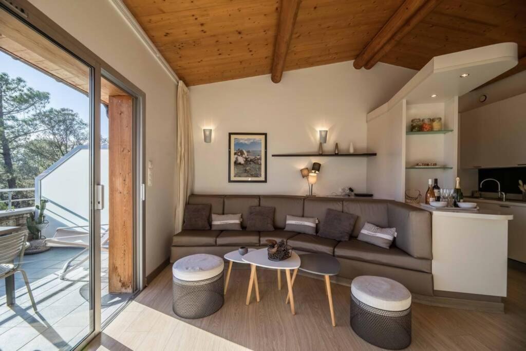 Santa Giulia Apartment | Appartement T3 - 1ère ligne, étage - Cala Sultana - Santa Giulia, Porto-Vecchio