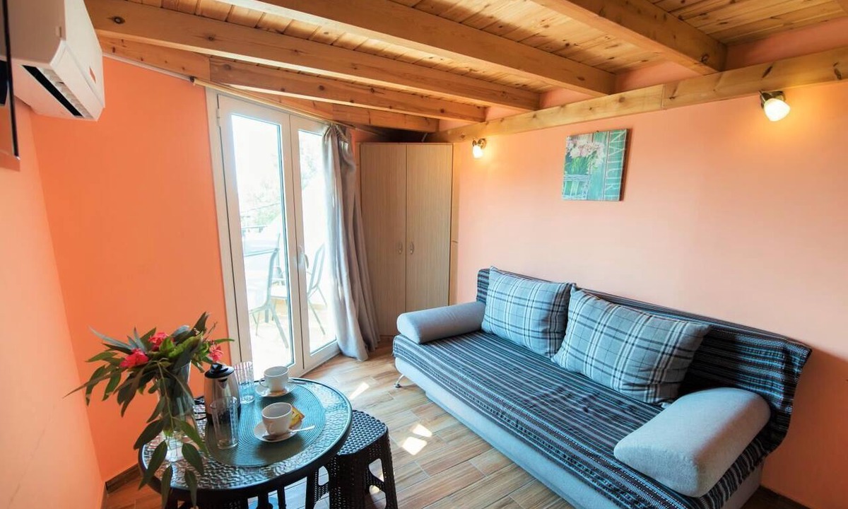 Vassiliki House | Argo Maisonettes & Suites