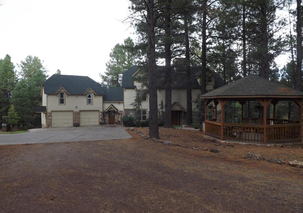 Flagstaff Hotel | Arizona Mountain Inn & Cabins