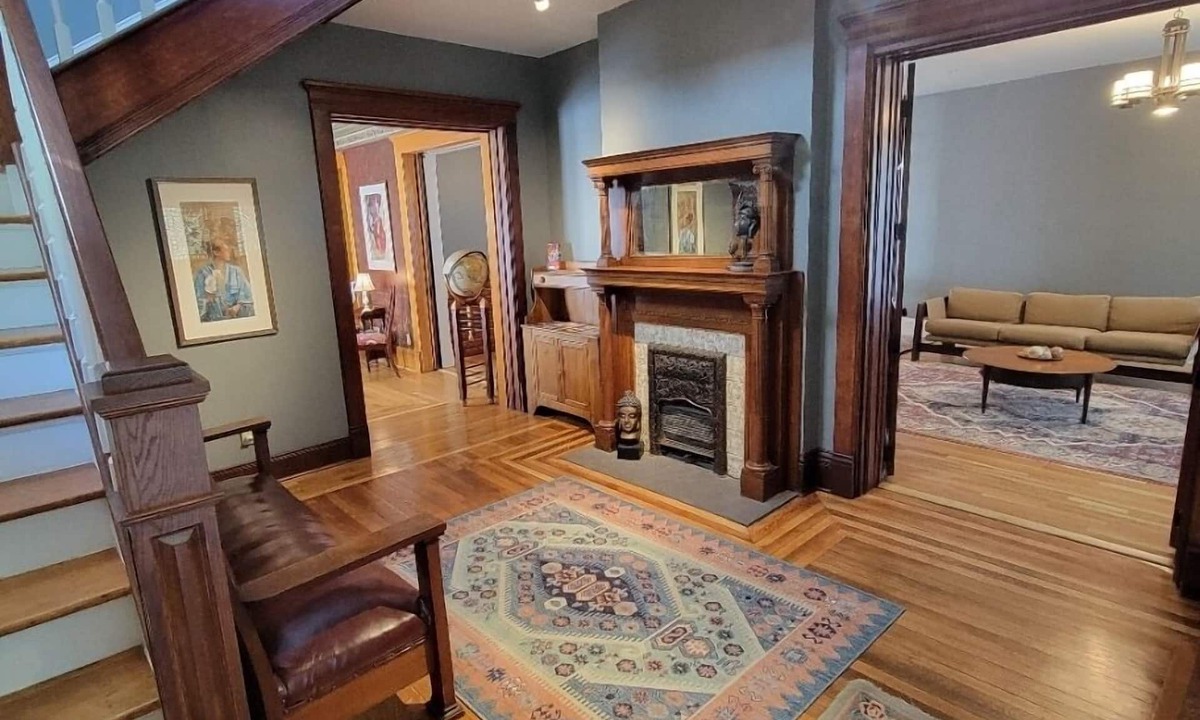 West Washington House | Art and Lodging